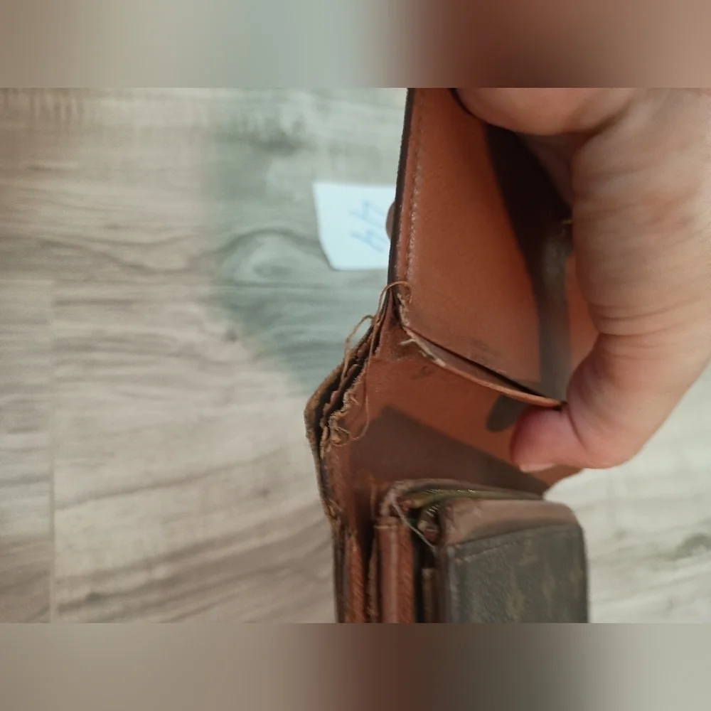 Louis Vuitton LV Portefeuille Tresor Bifold Wallet Medium Monogram Brown Purse